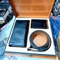 ست تمام چرم کمر بند و کیف وجاکارتی طرح جدید