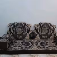 شاهنشین خلیجی 5 تکه شامل یک تشک و دو عدد پشتی مستطیلی و دو عدد پشتی مکعبی 