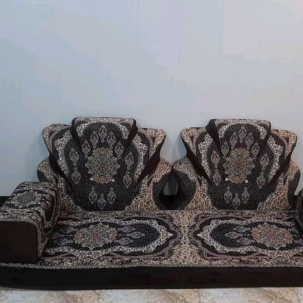 شاهنشین خلیجی 5 تکه شامل یک تشک و دو عدد پشتی مستطیلی و دو عدد پشتی مکعبی 