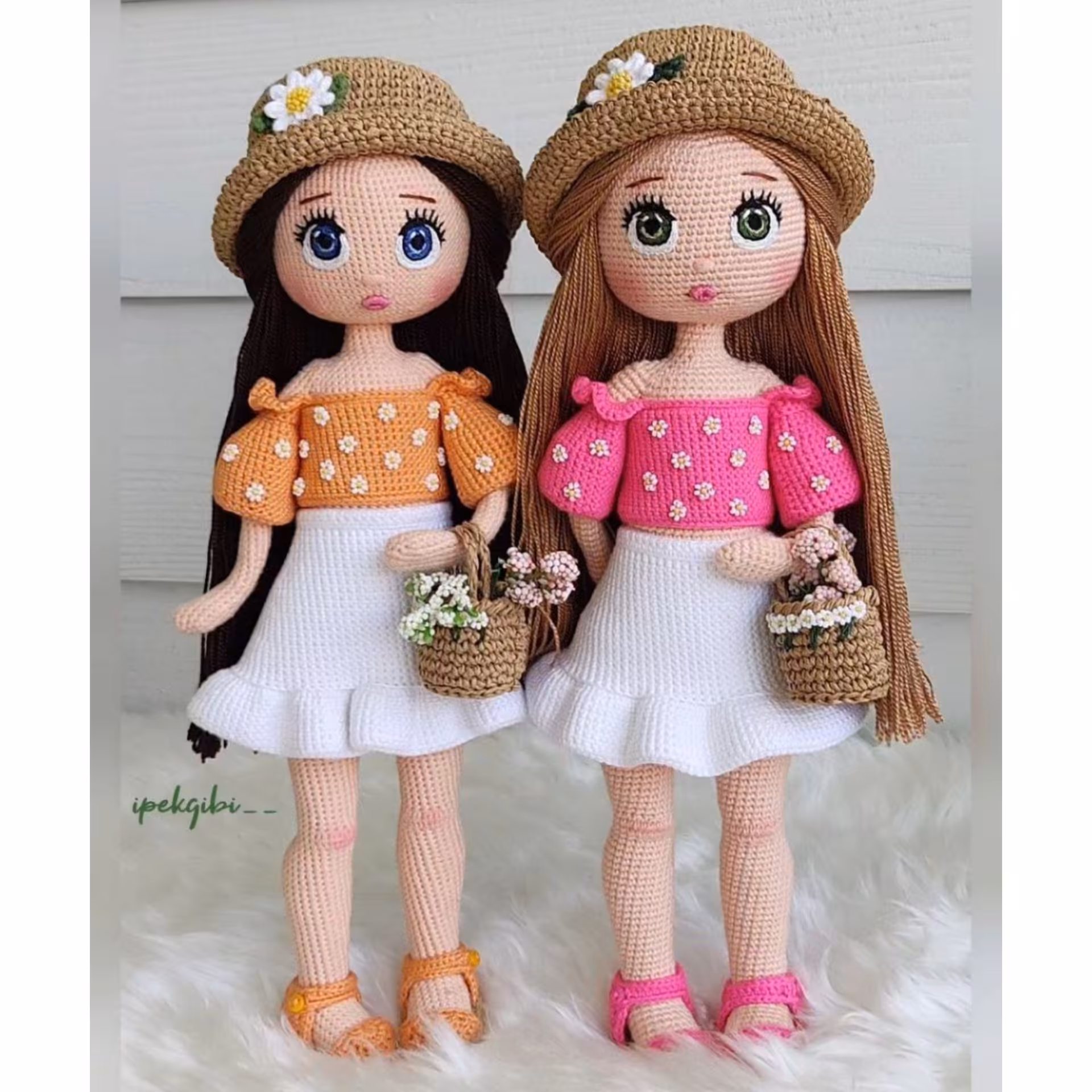 عروسک بافتنی مینا