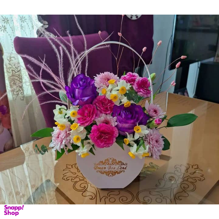 باکس چوبی طبیعی گل نرگس، رز و داوودی