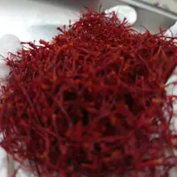 زعفران شبعه نگین خواص دار زعفرانیه