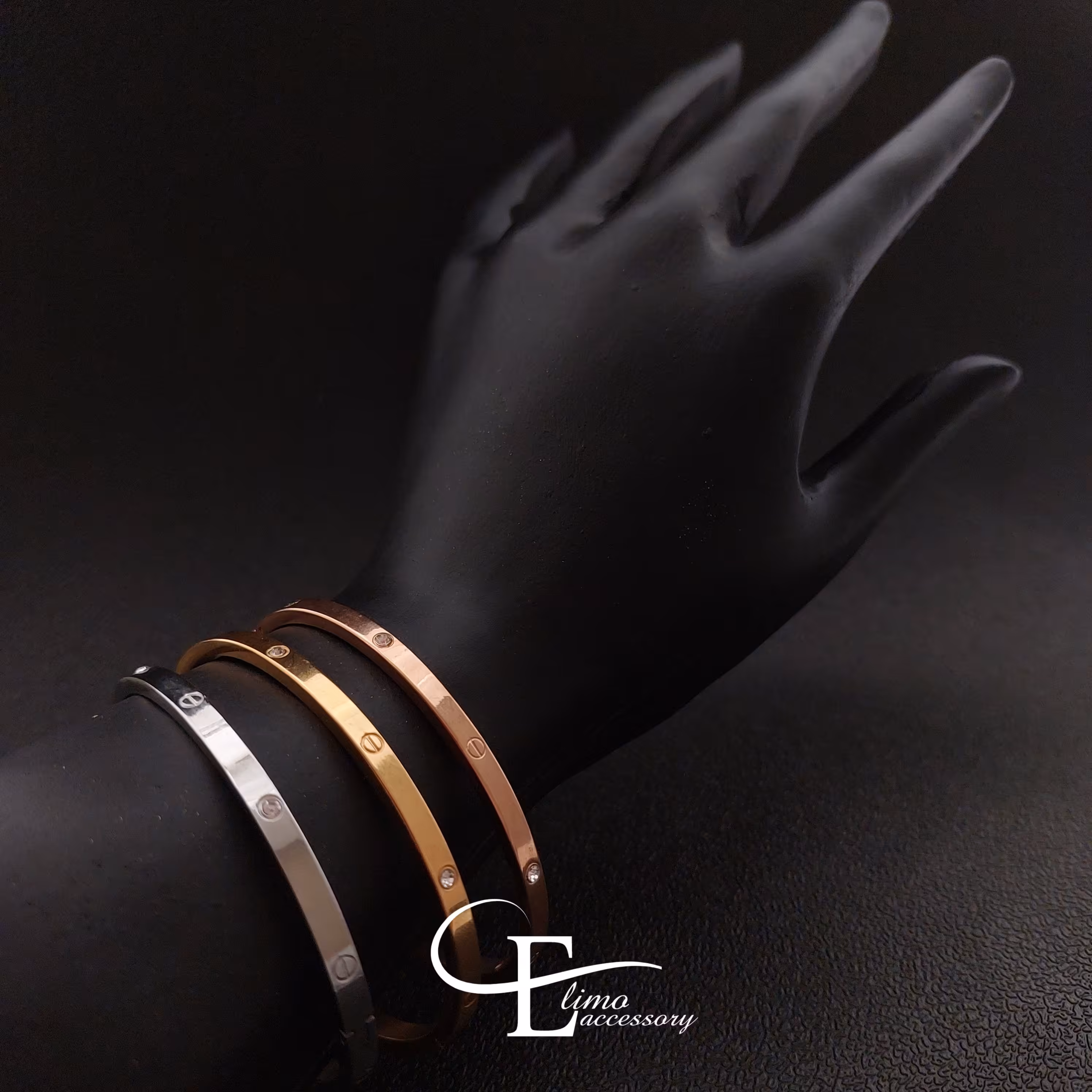 دستبند کارتیر نگین دار 