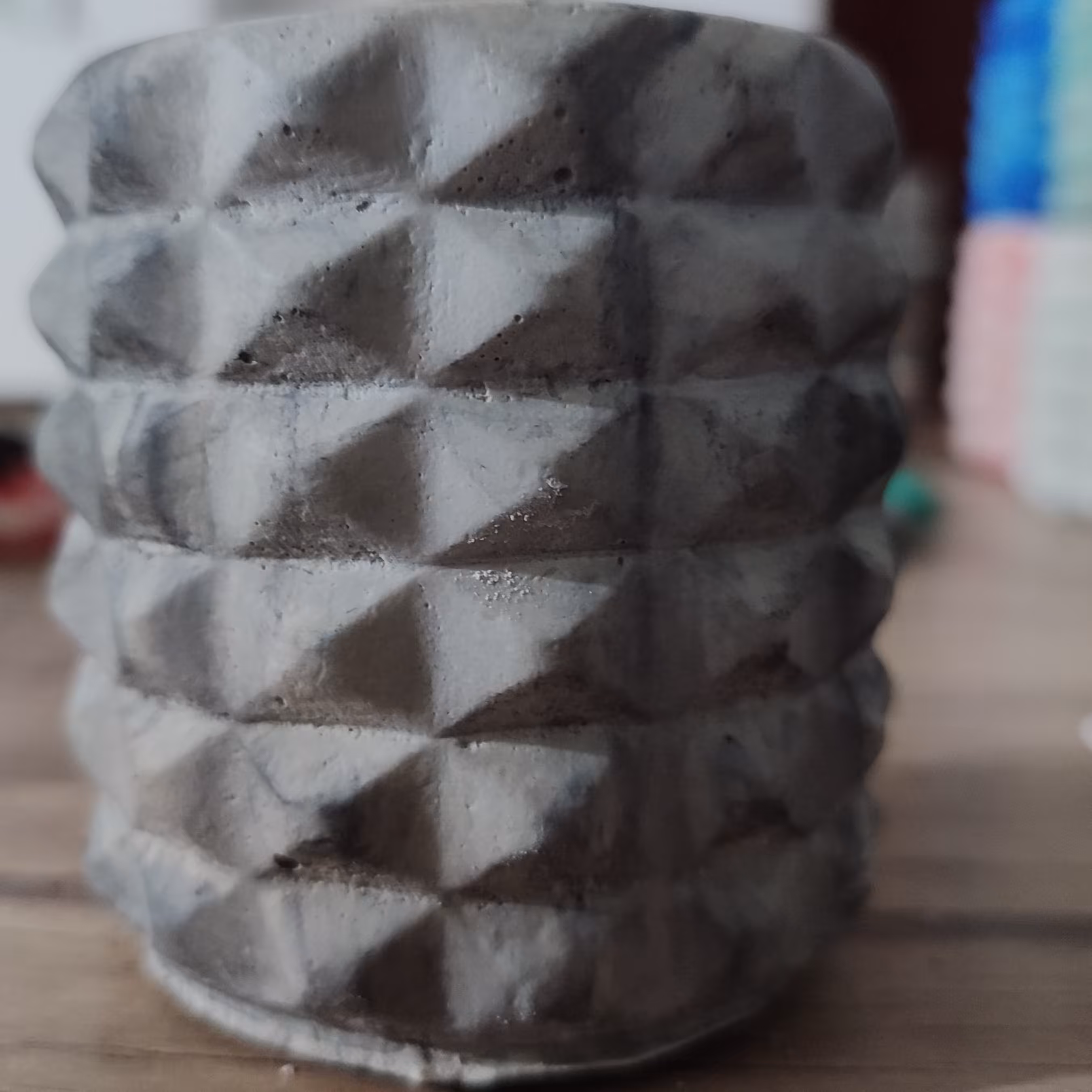 گلدان  طرح  دار