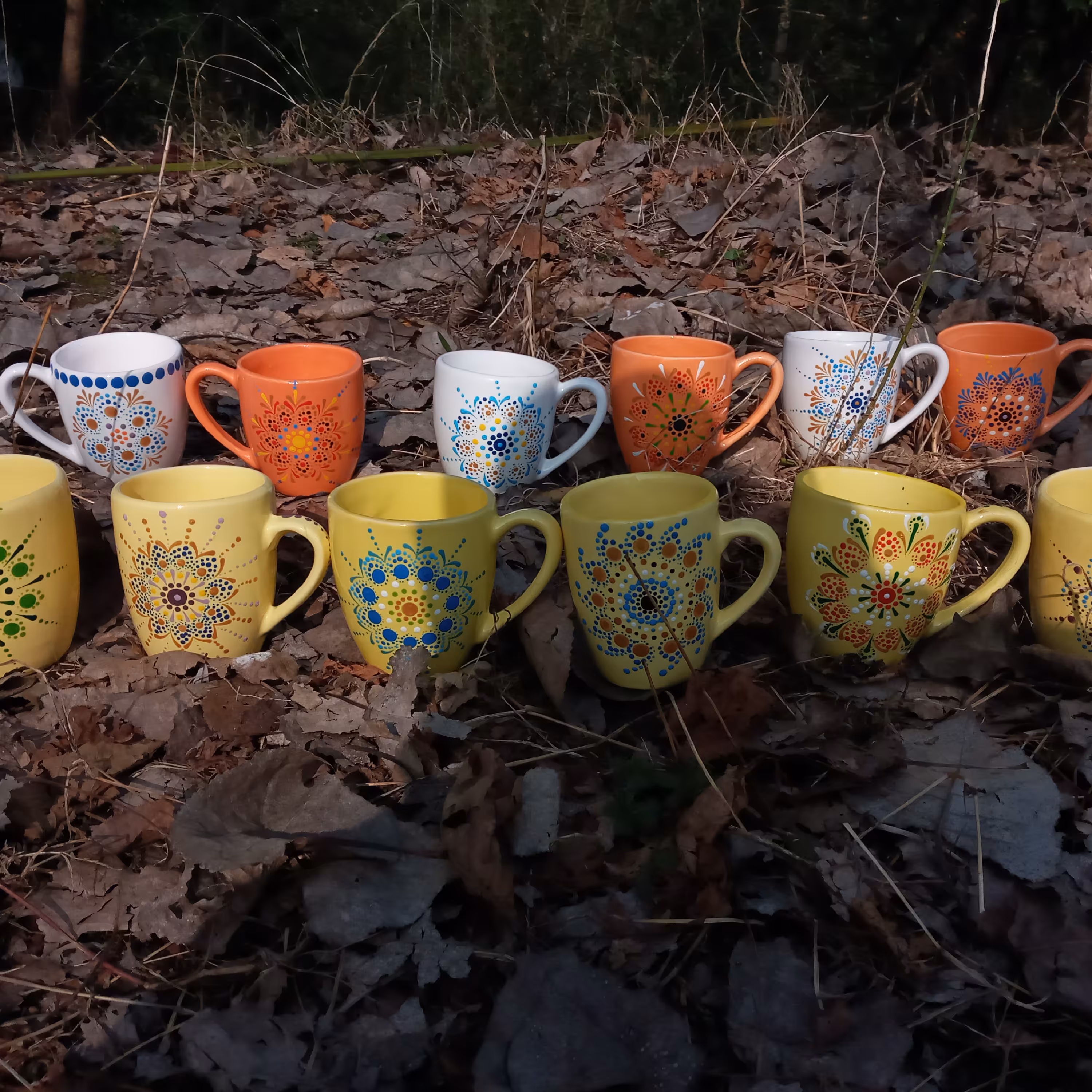 ماگ نقطه کوبی شده زیبا و مقاوم. قابل اجرا با طرح و رنگ دلخواه شما