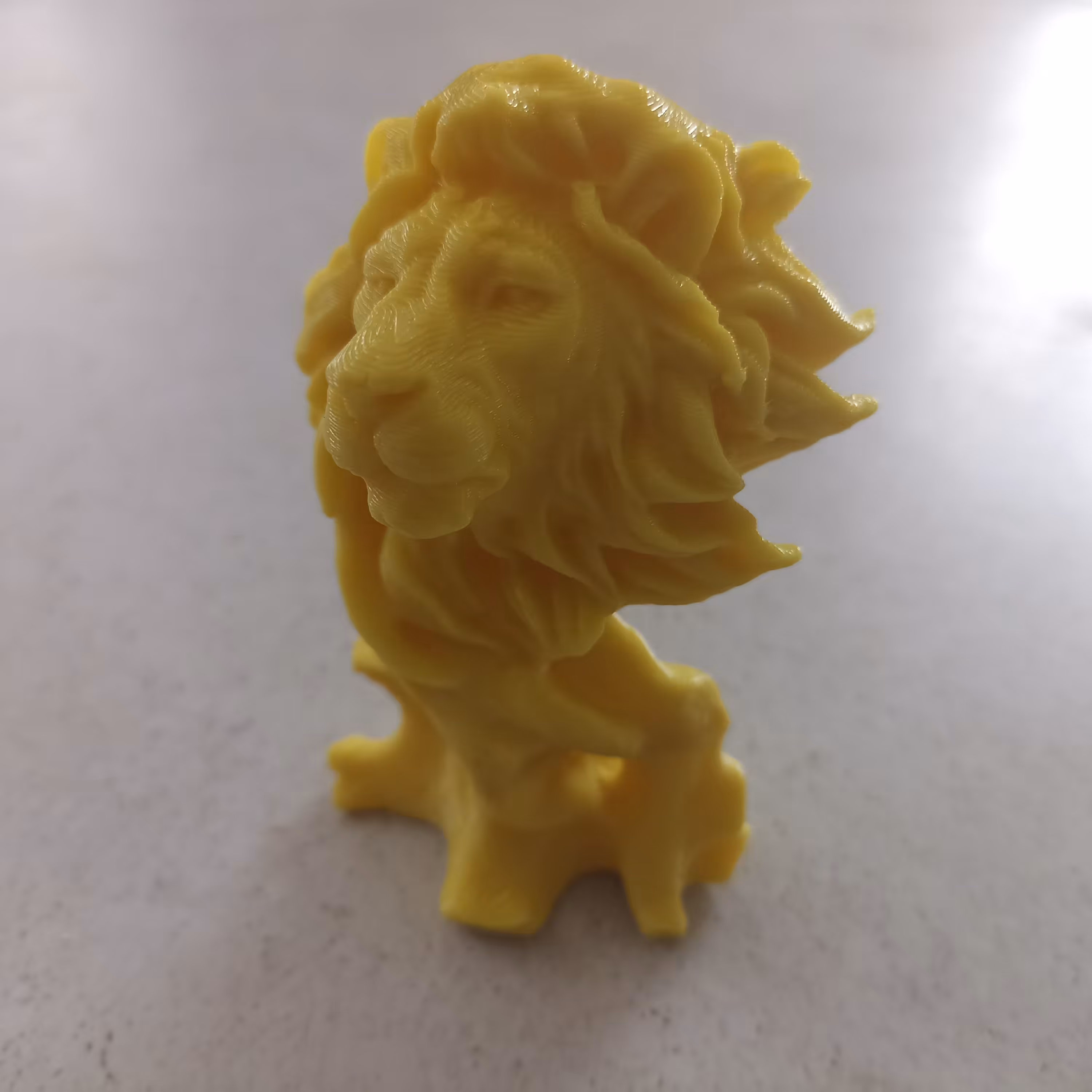 مجسمه طرح شیر قابل استفاده در روی میز  به عنوان تزیینات زیبا و جالب