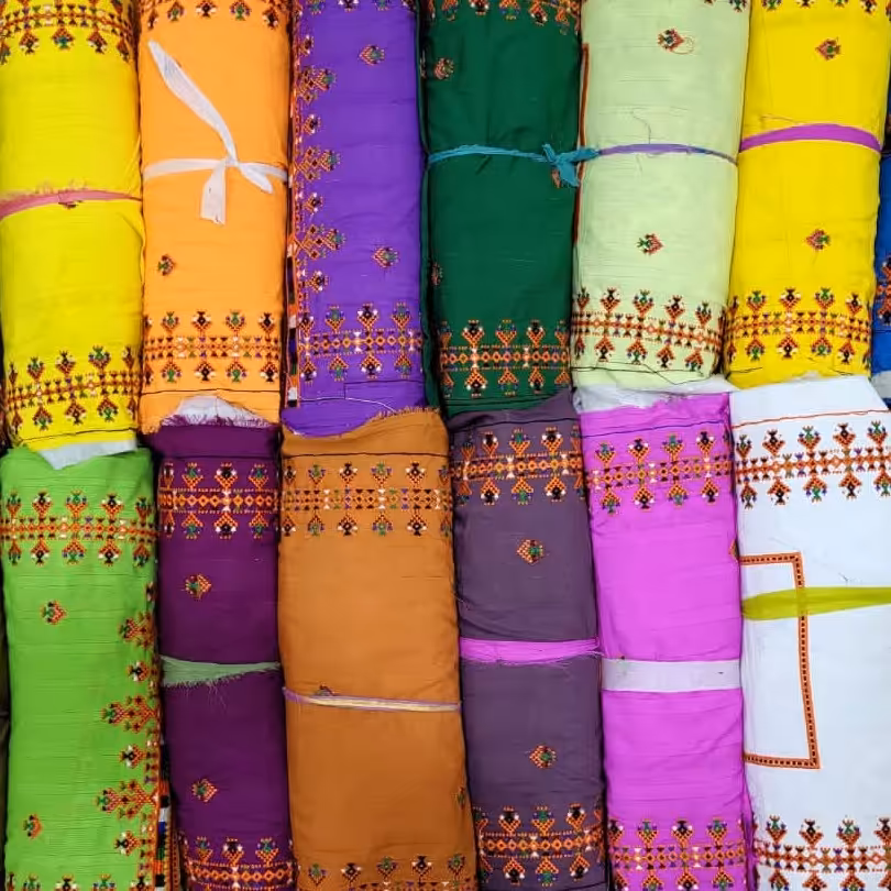 زیح آستین بلوچی دراندازه مختلف و رنگ های گوناگون