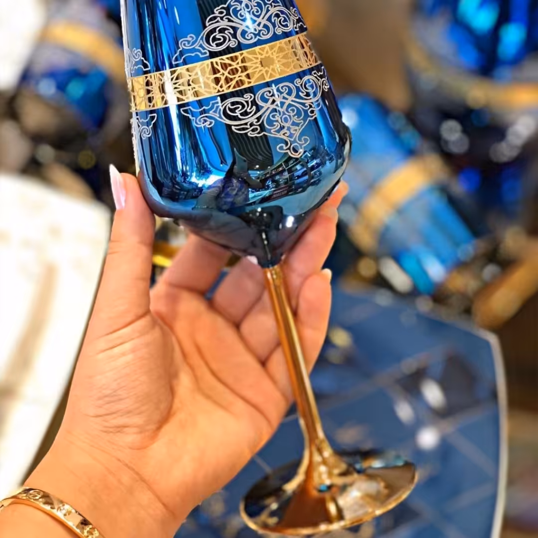 سرویس کریستال 19 پارچه
محصول ترکیه

دکور شده با طلای واقعی
اقلام شامل
1 عدد تنگ
6 عدد 