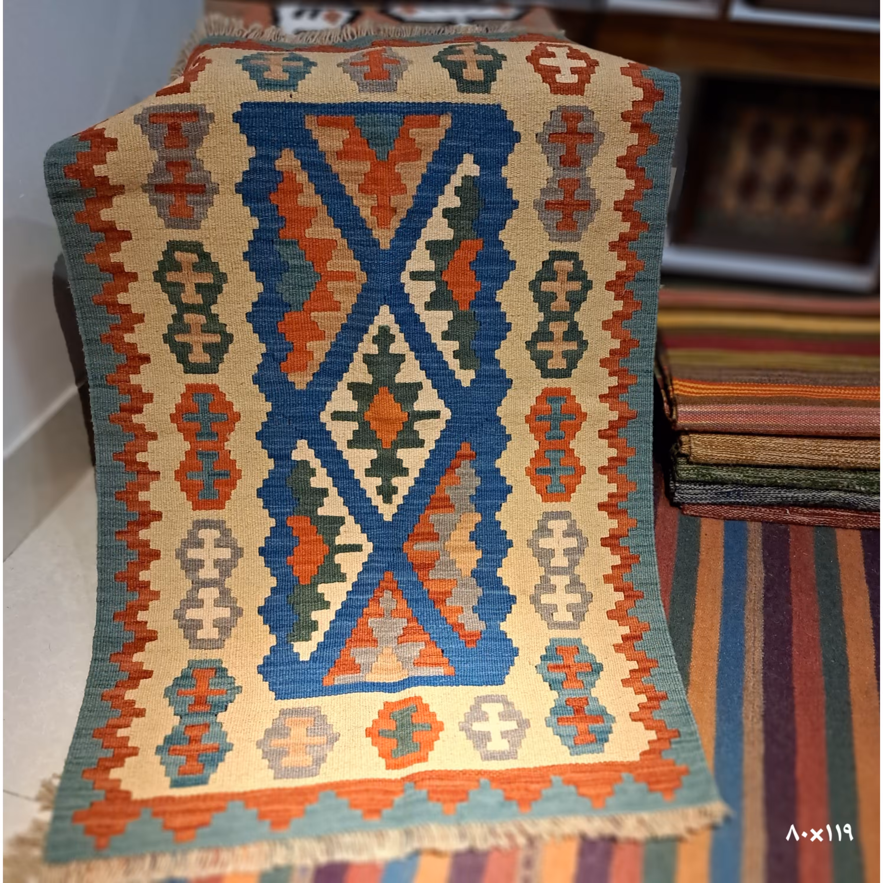 گلیم دستبافت پشمی با ابعاد حدود 80 در 119 و رنگ ثابت کد 8