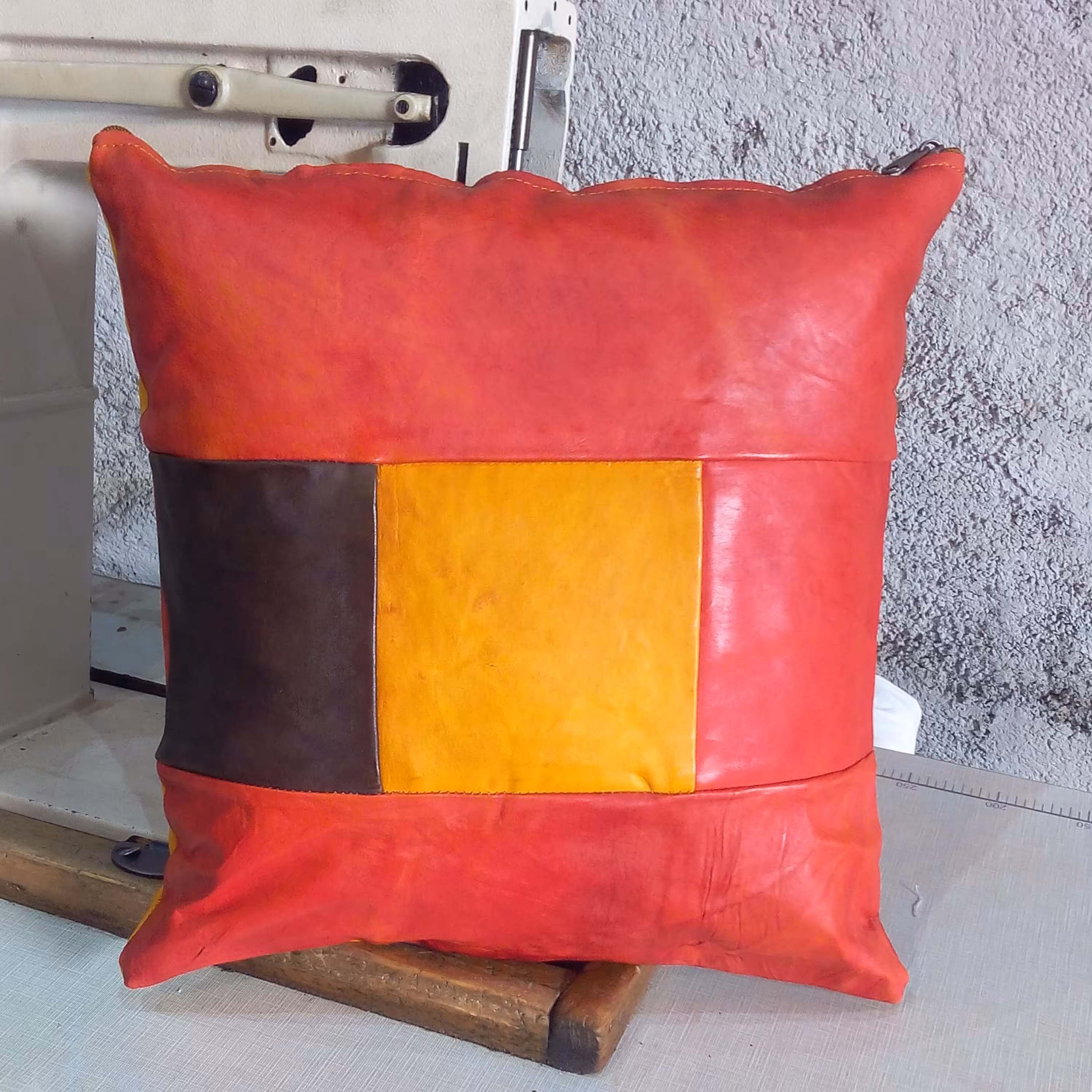 کاور کوسن چرم کد 27