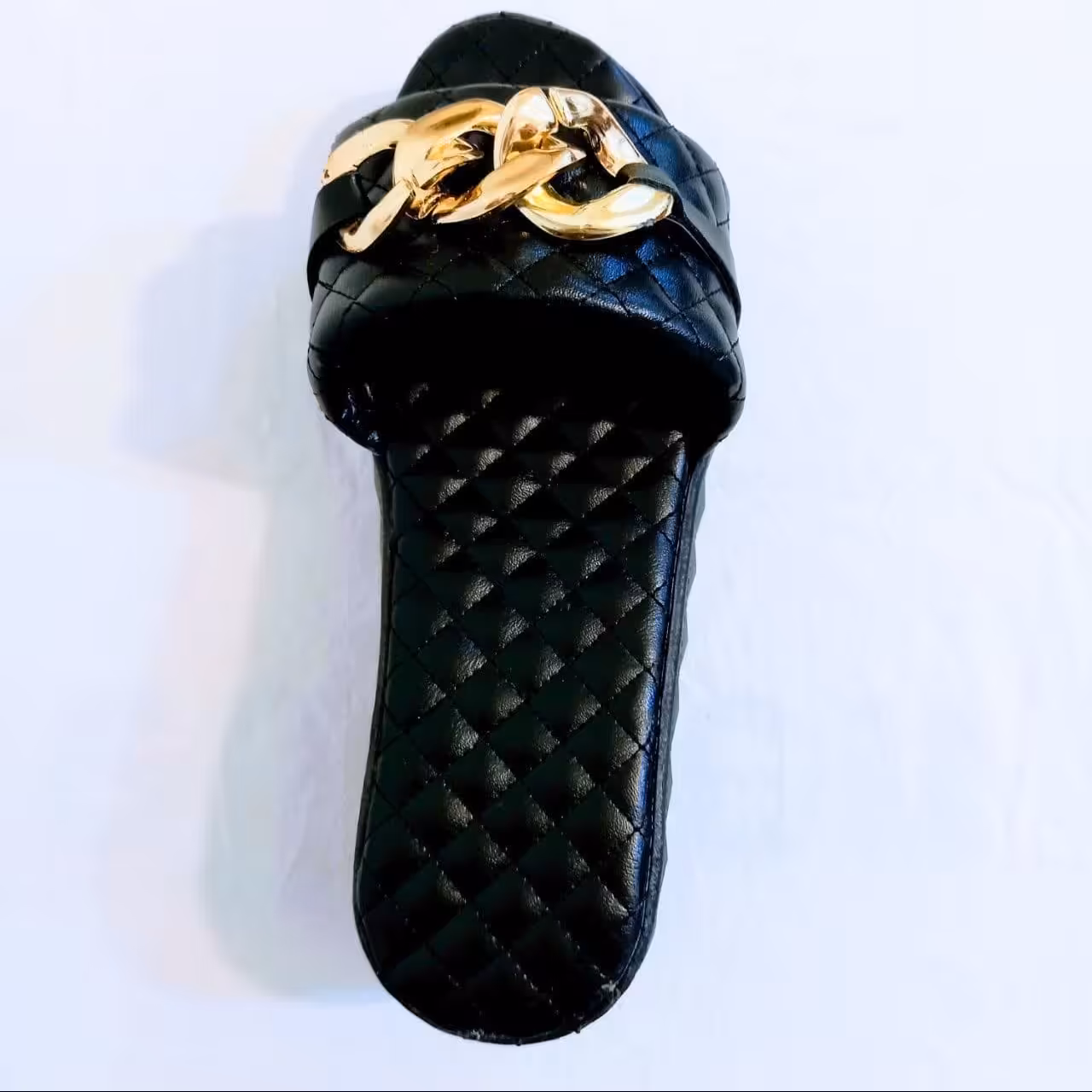 صندل روفرشی زنانه لژ دار مدل زنجیری رنگ مشکی  مناسب برای فضای خانگی و مجالس