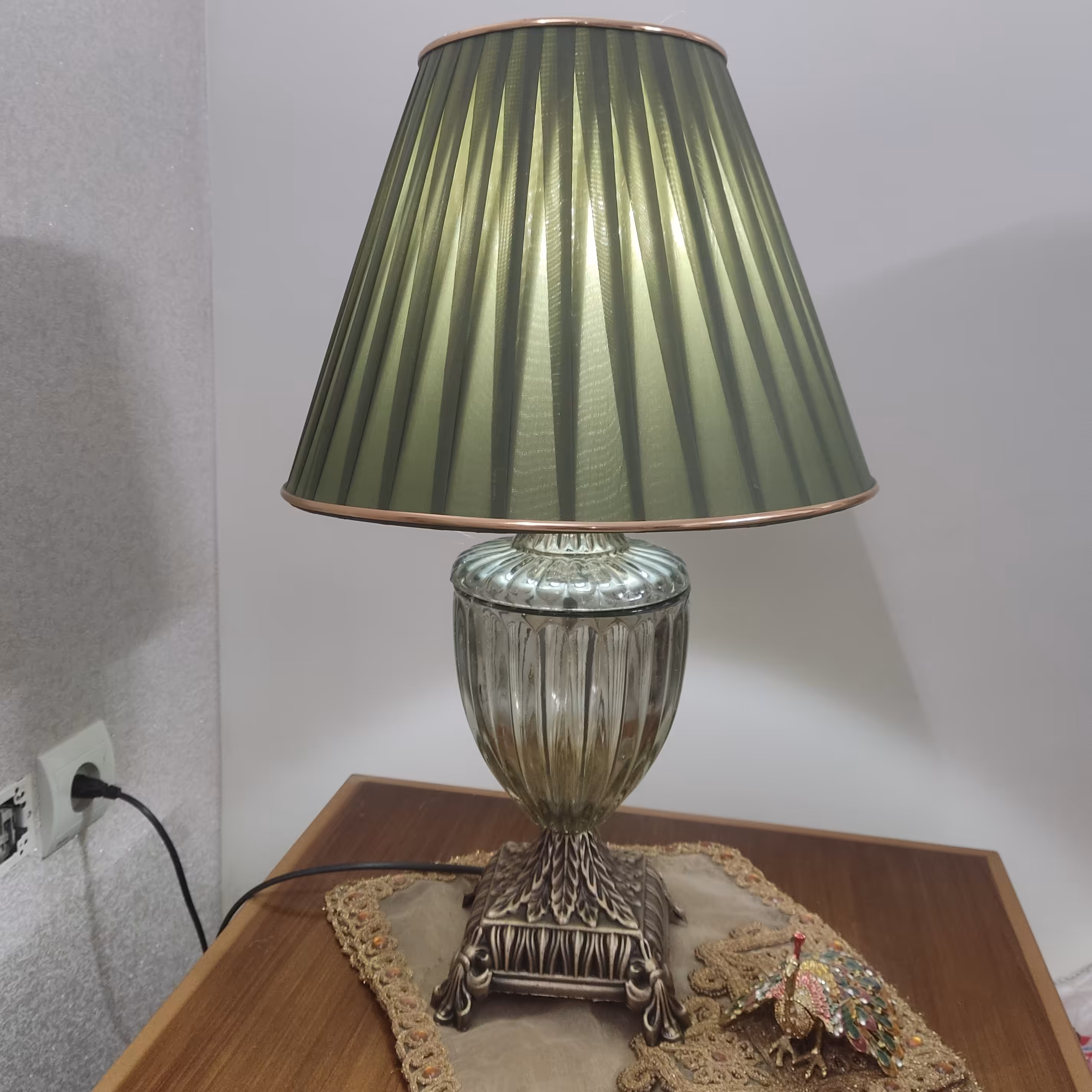 آباژور  رومیزی (پس کرایه)