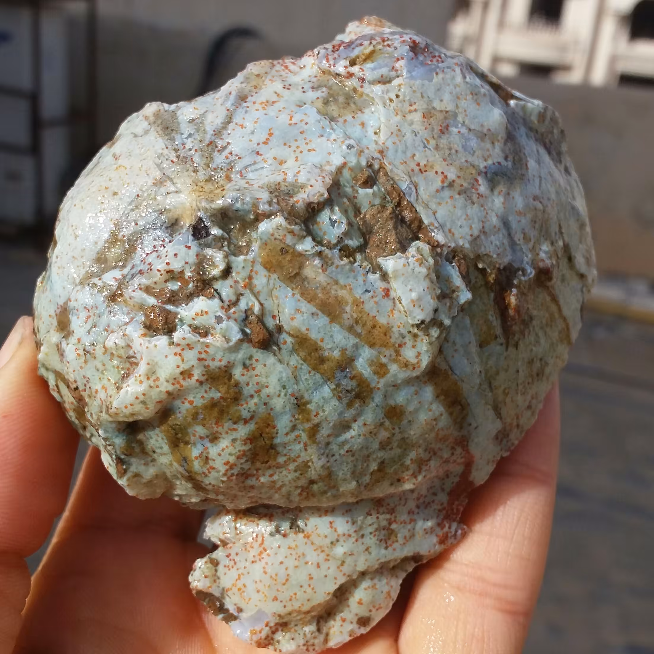 سنگ راف خام عقیق برش نخورده 100 در 100 طبیعی سرشار از خواص شاهکار خلقت
با قابلیت ساخت چند نگین محشر
کد9072