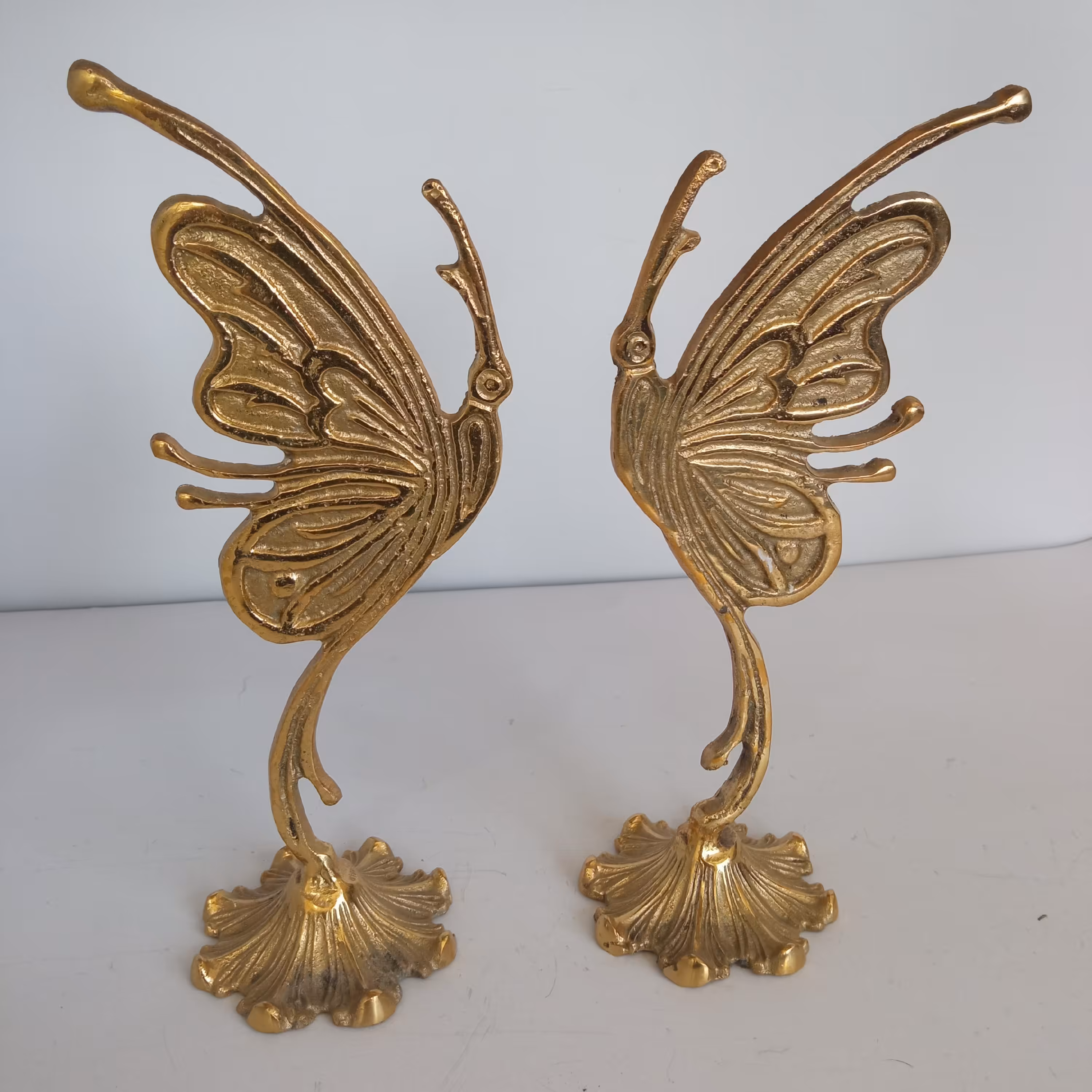 دکوری پروانه رو میزی برنز