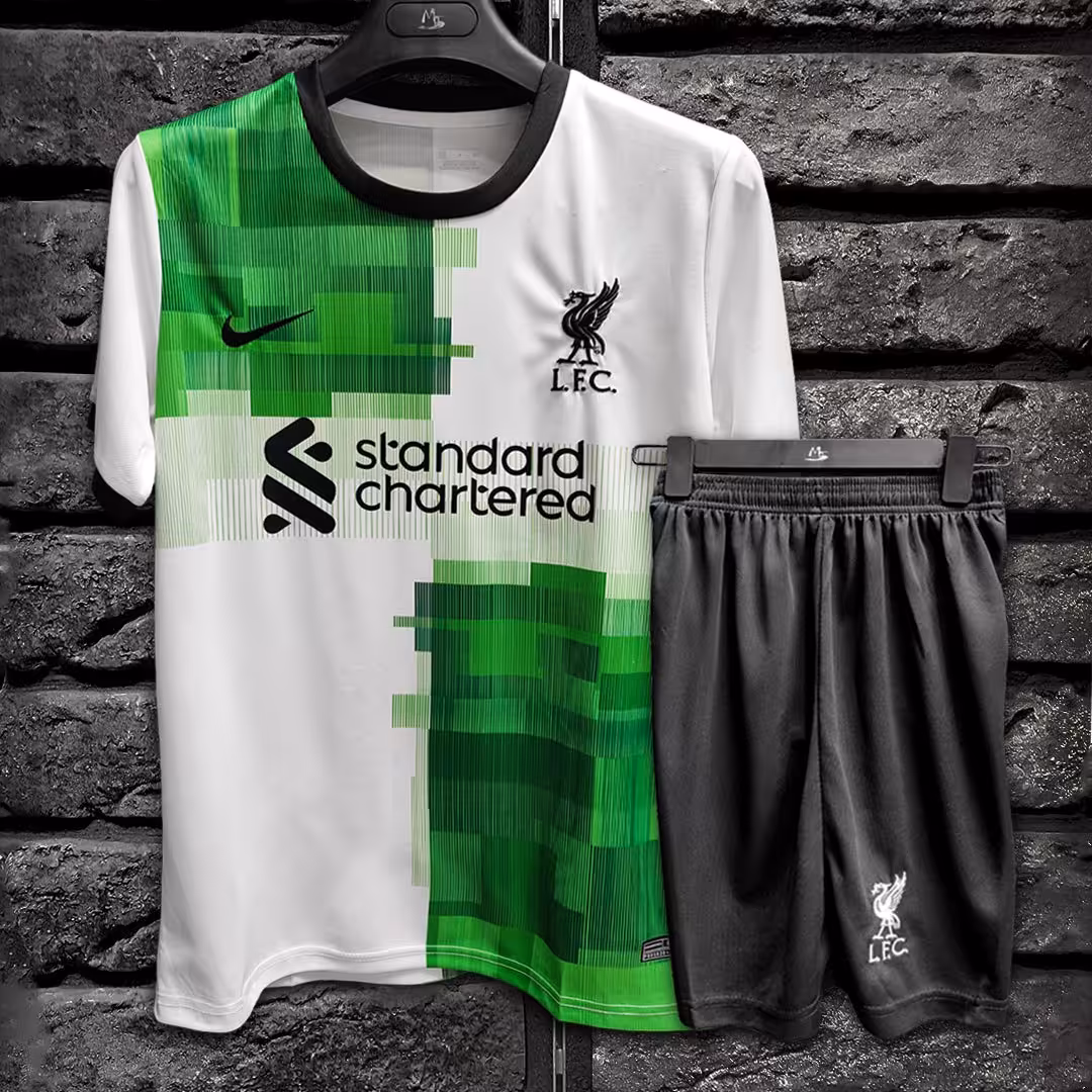 لباس و شورت دوم لیورپول فصل جدید 2023-2024