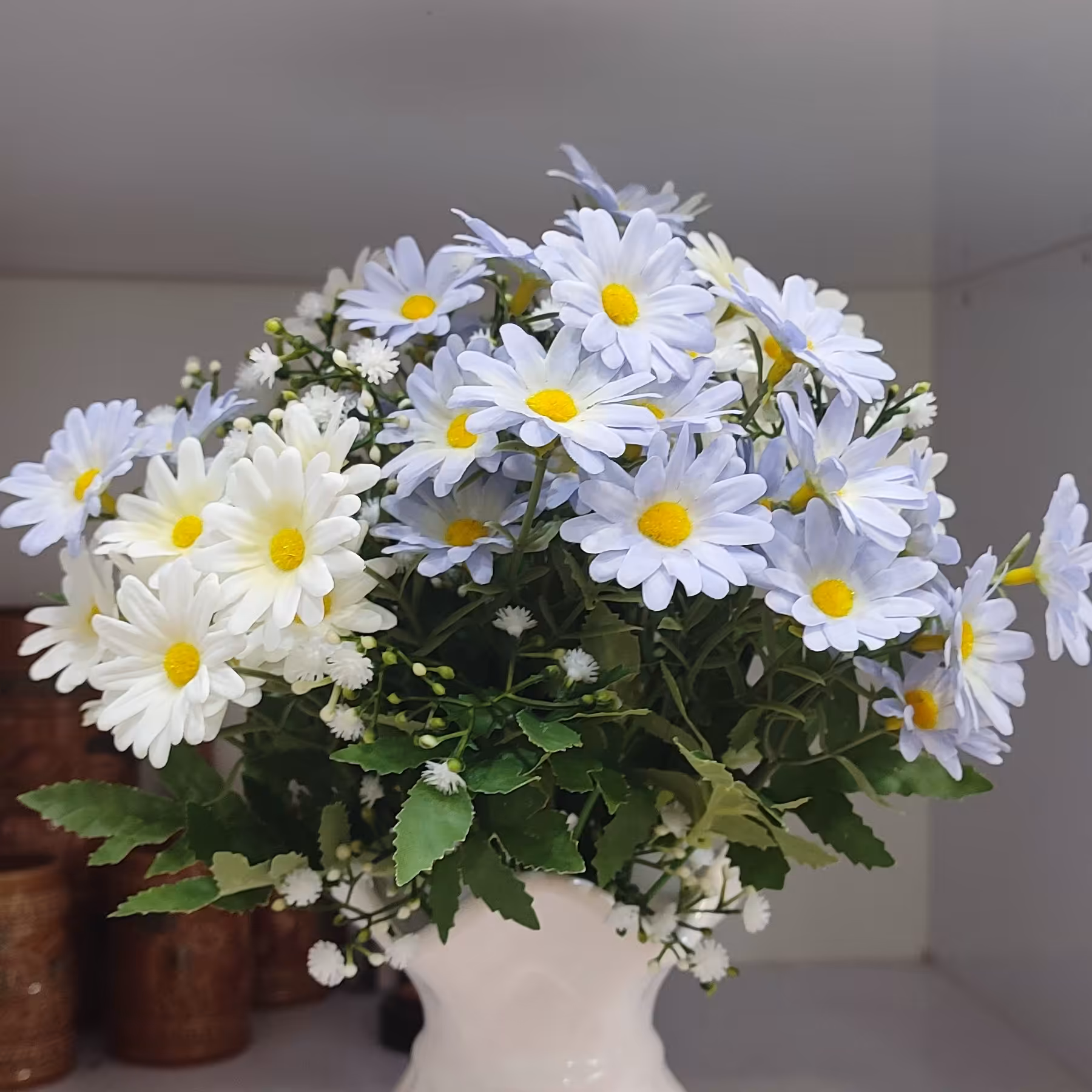 یک شاخه گل مصنوعی سالنی، داخل گلدان در همه رنگ طبیعی