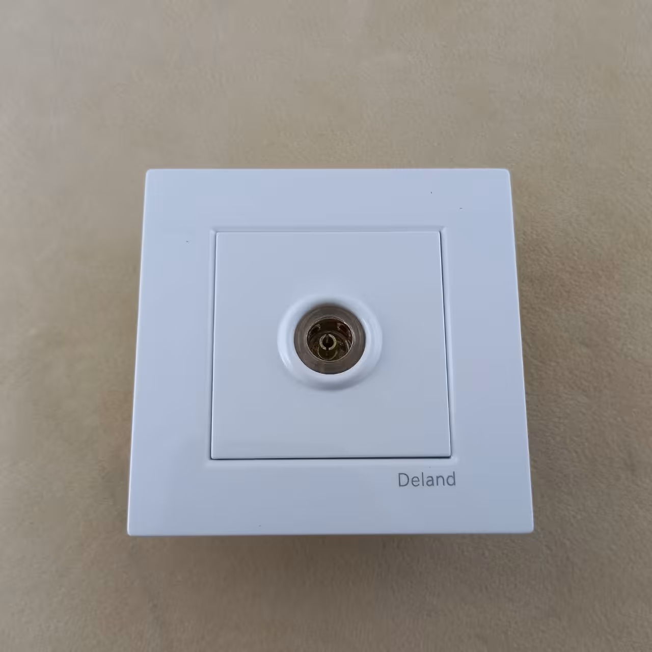 پریز آنتن برند دلند مدل آسا رنگ سفید