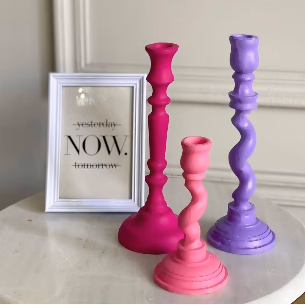 شمعدان پیچی در 3سایز  رنگبندی دلخواه قیمت عالی با تخفیف ویژه گذاشته شده 