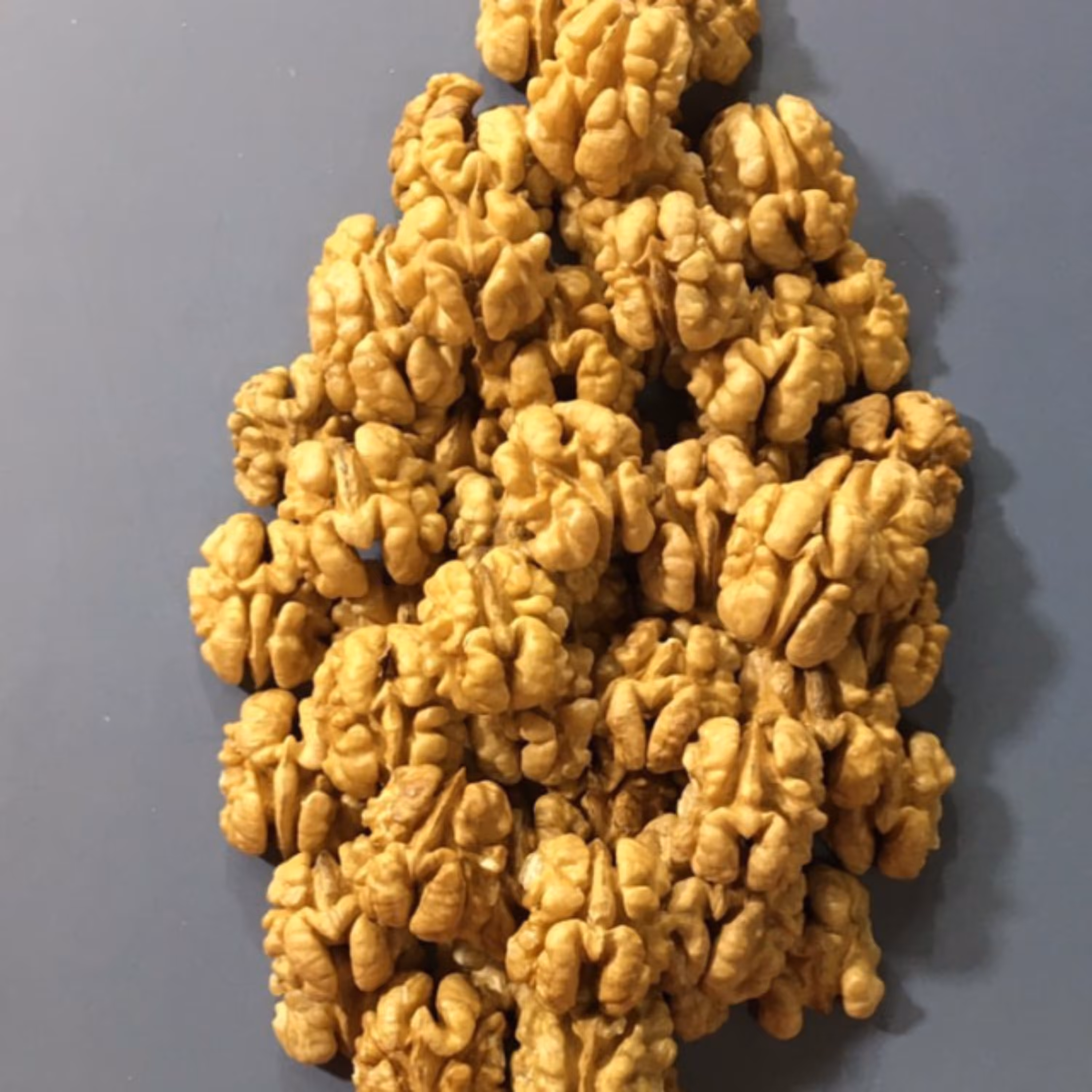 مغز گردو تویسرکان دستچین کارتن 3کیلوگرم 