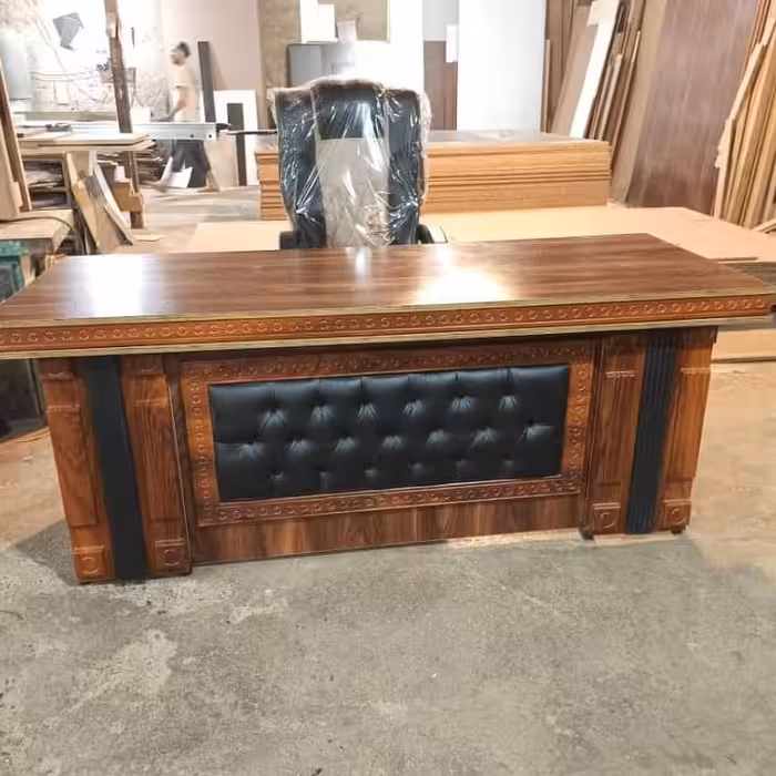 میز مدیریت نیمه وکیوم مدل غزال جلولمسه  ابعاد دومتر  در 75 پستکرایه