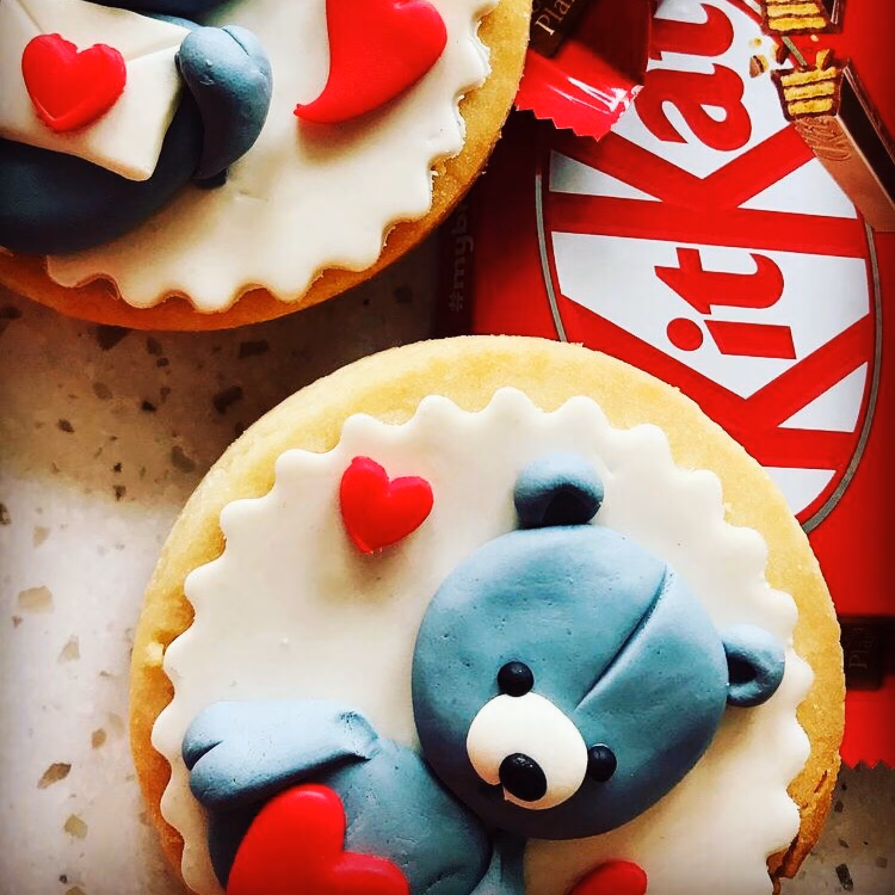 کوکی مخصوص ولنتاین کره ای با تزئین فوندانت زنجبیلی و وانیلی و شکلاتی در طرحهای زیبا