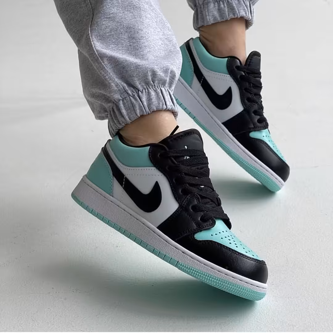 156 کتونی جردن رنگ فیروزه ای زنانه و مردانه ویتنام