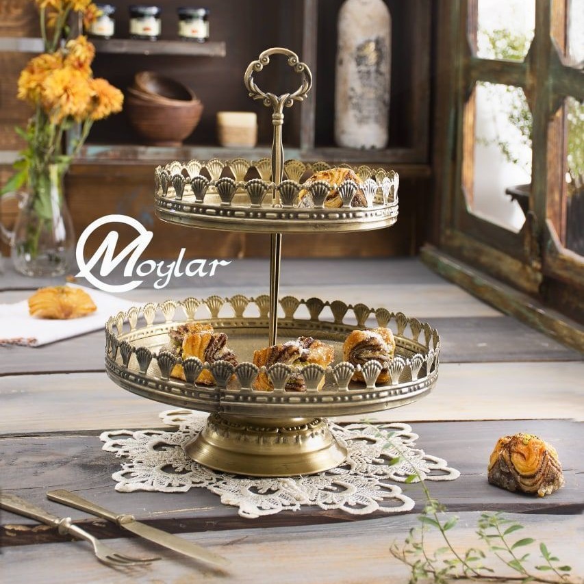 شیرینی خوری دو طبقه فلزی با آبکاری انتیک