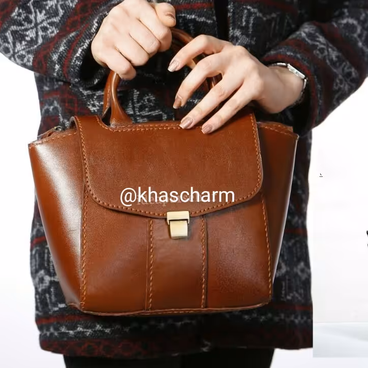 کیف دستی ودوشی زنانه چرم طبیعی ودست دوز