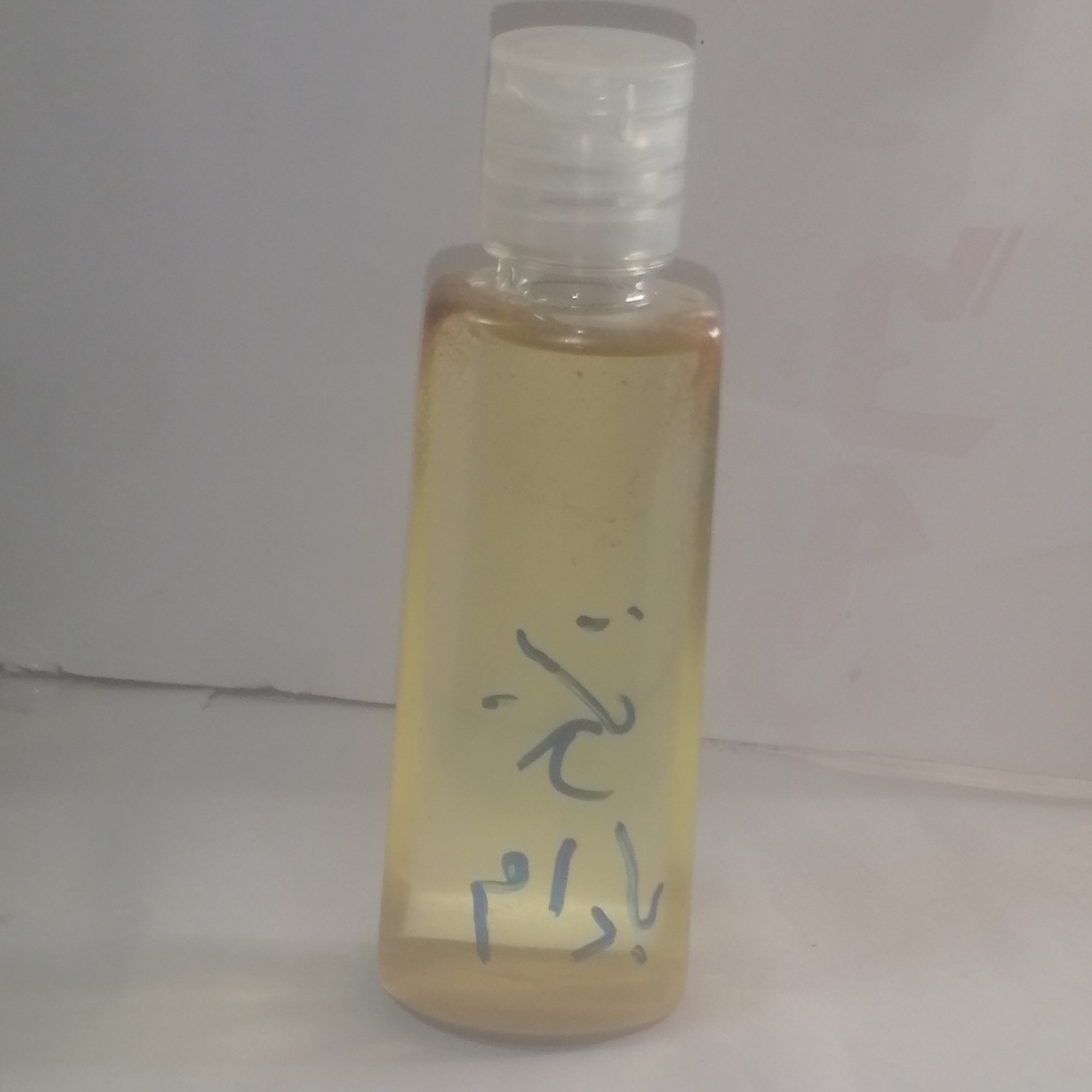 روغن بادام تلخ