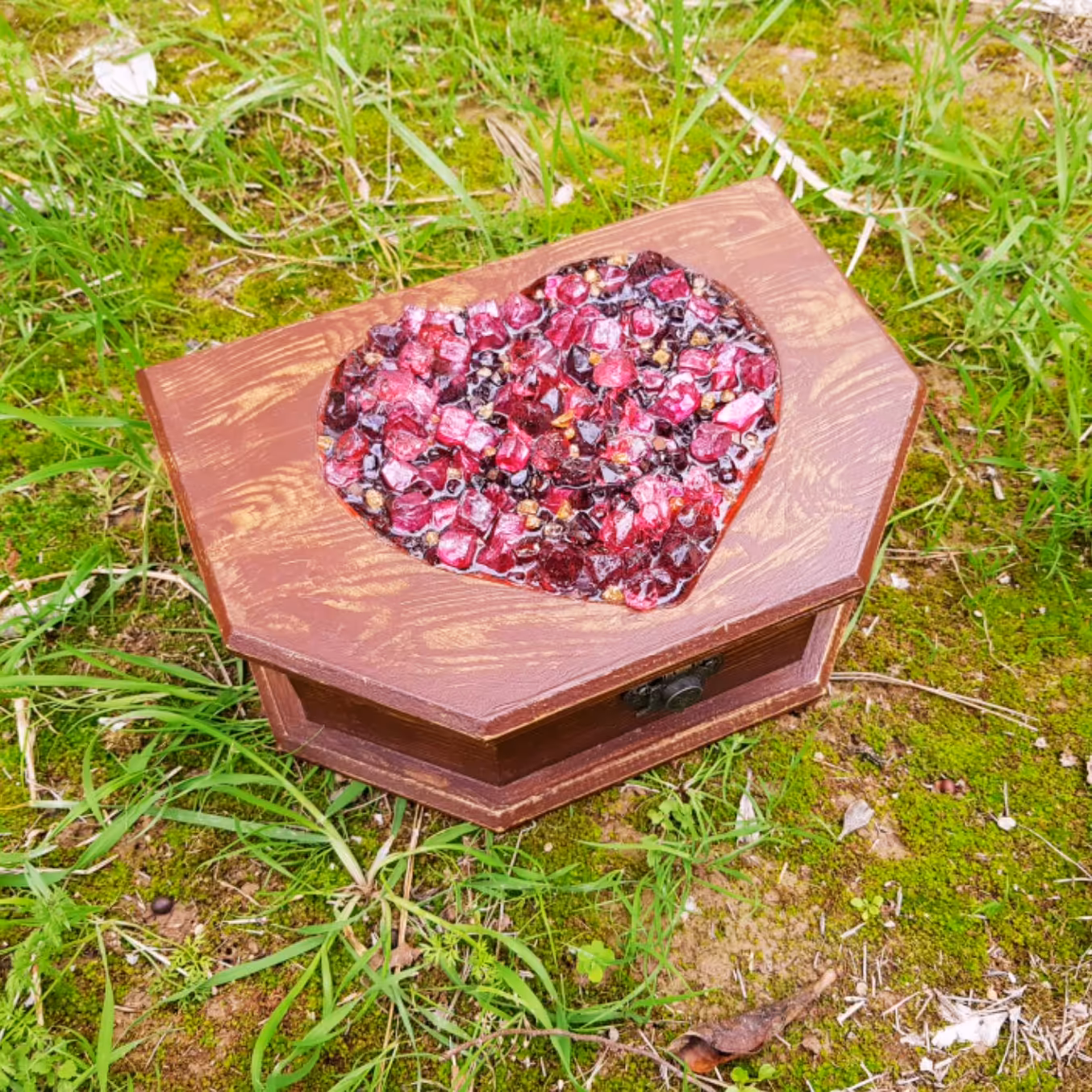 جعبه چوبی قلب کریستالی چراغدار فوق العاده شیک