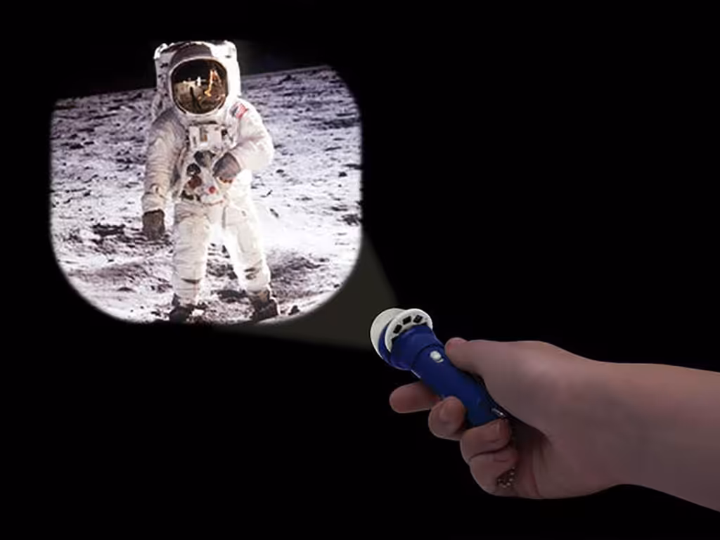 چراغ قوه پروجکشنی فضایی