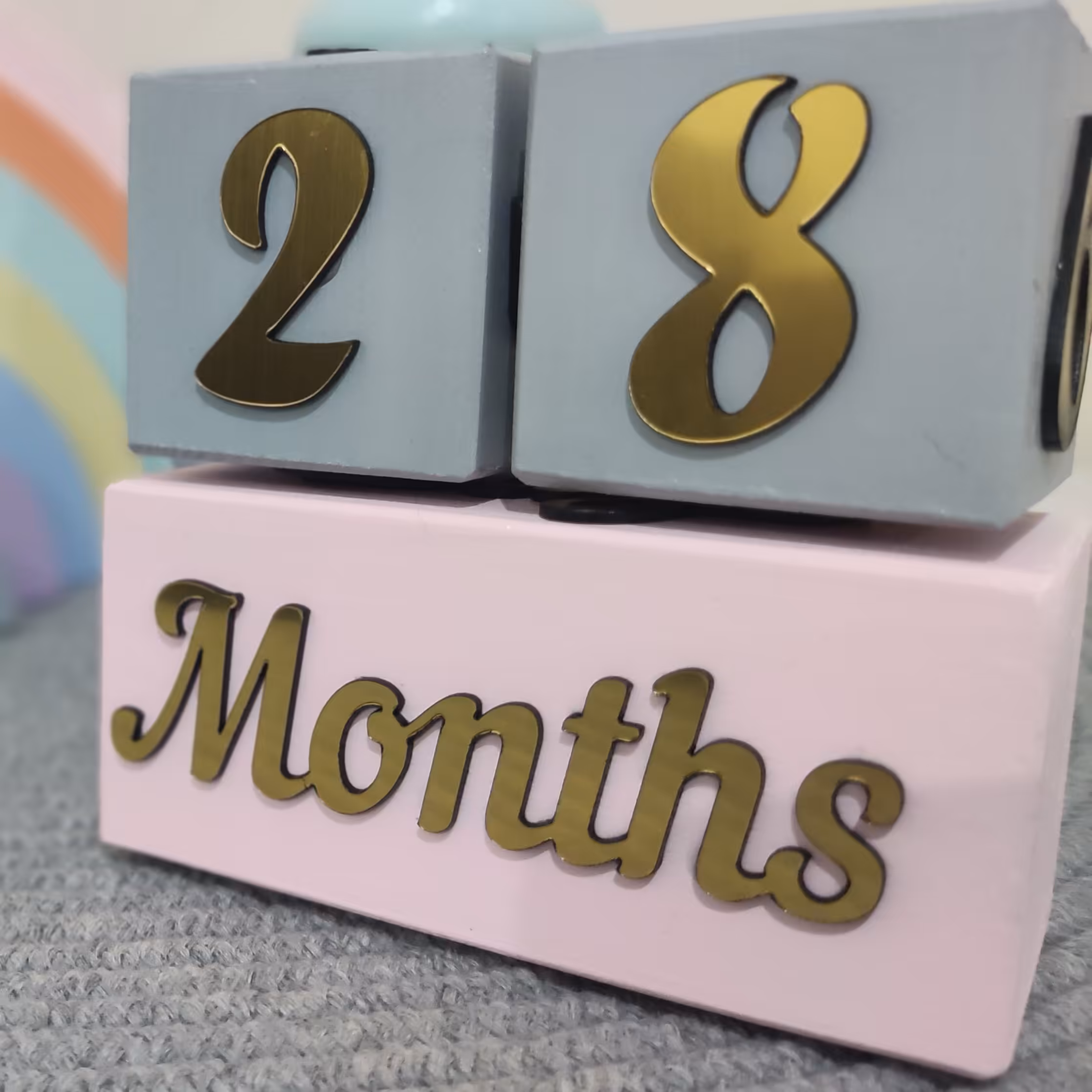 گاه شمار چوبی با حروف مولتی استایل طلایی