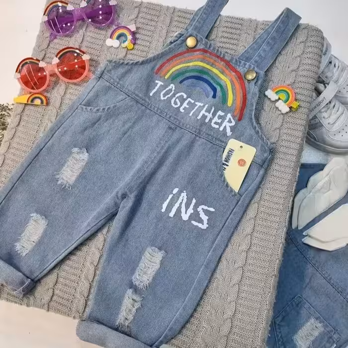 بیلر جین با دوتا بال پشتش 