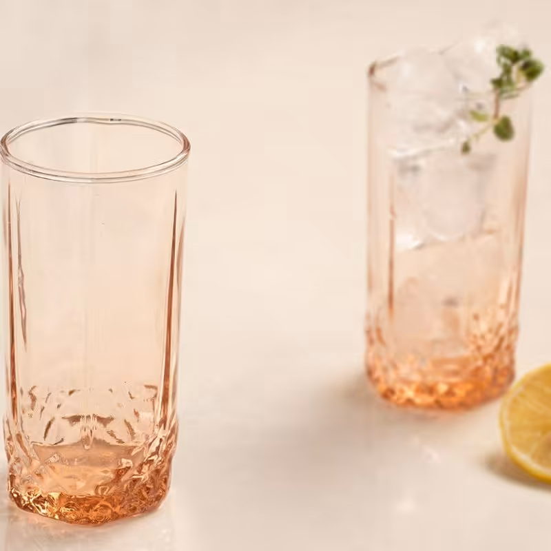 لیوان الگانس بلند صورتی در پلاسکو خورشید شب 