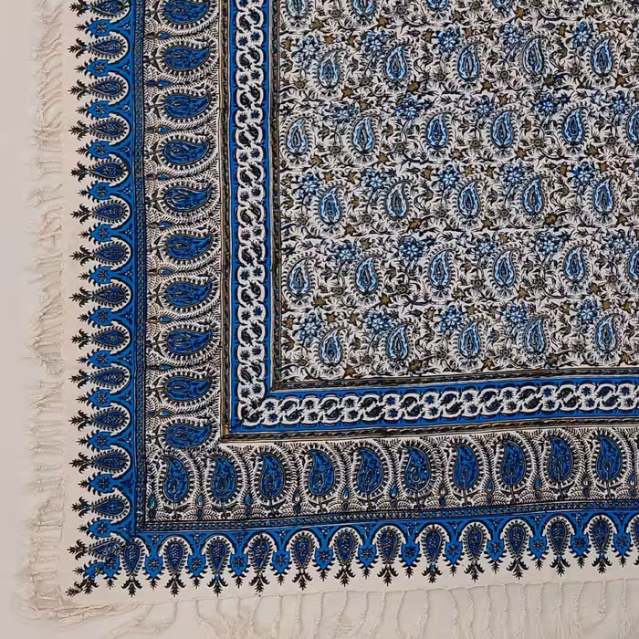 رومیزی قلمکار اعلا طرح بته ریز آبی سایز 100 در 100