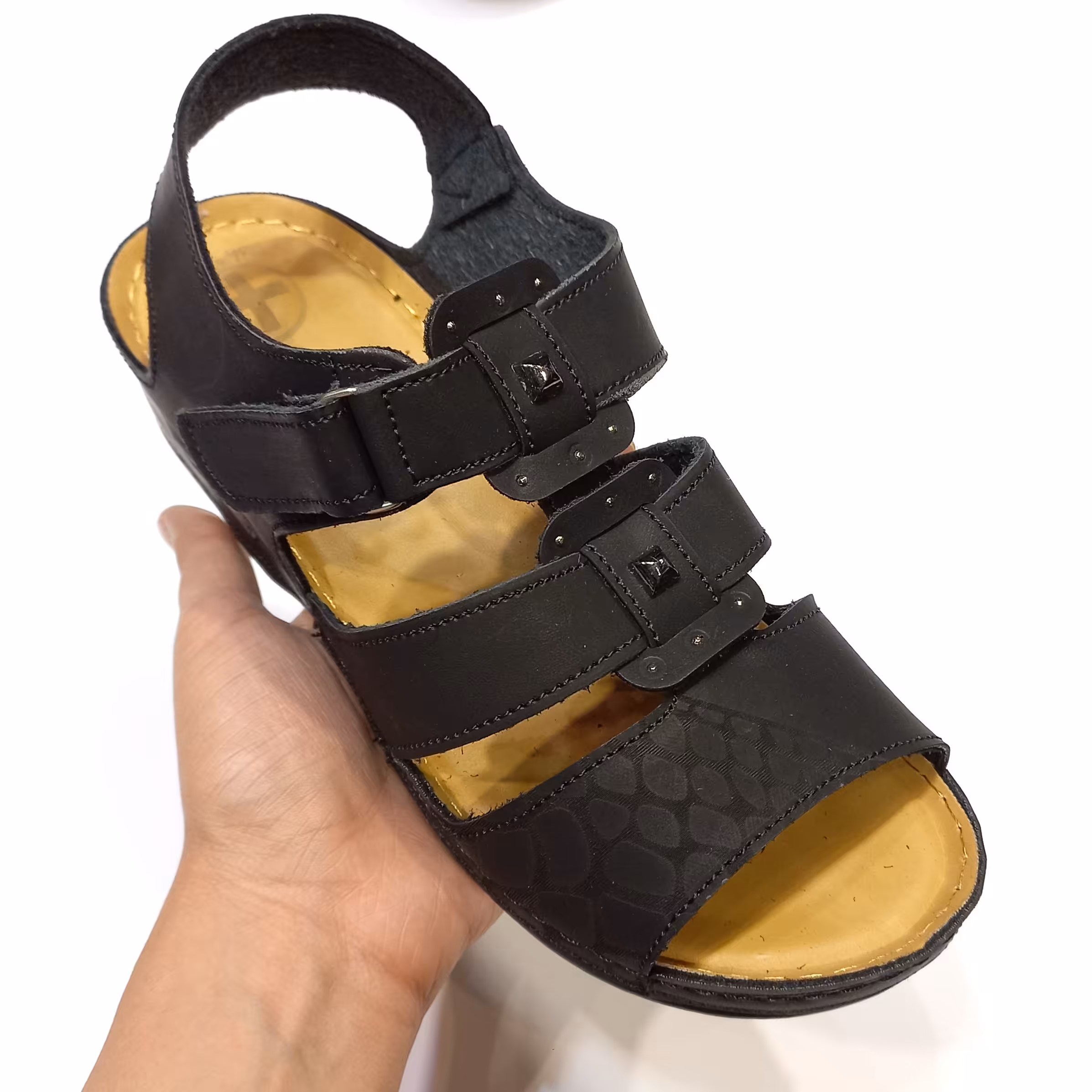 صندل  تابستانه مارک مهتاب طبی  (ارسال رایگان) رویه چرم صنعتی زیره پیو   سایز 37تا41  رنگ  مشکی و قهوه ای