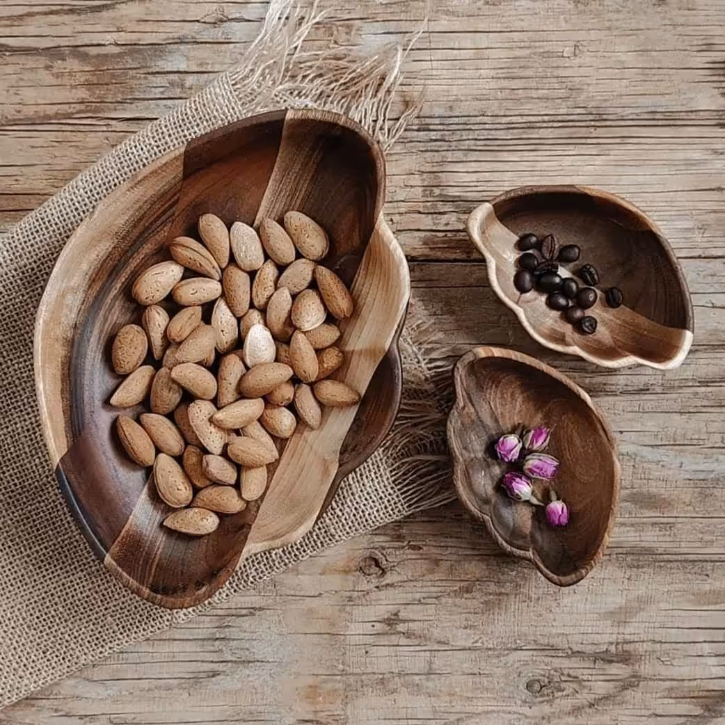 ست سه تیکه( شکلات خوری ب همراه 2 عدد خرماخوری)