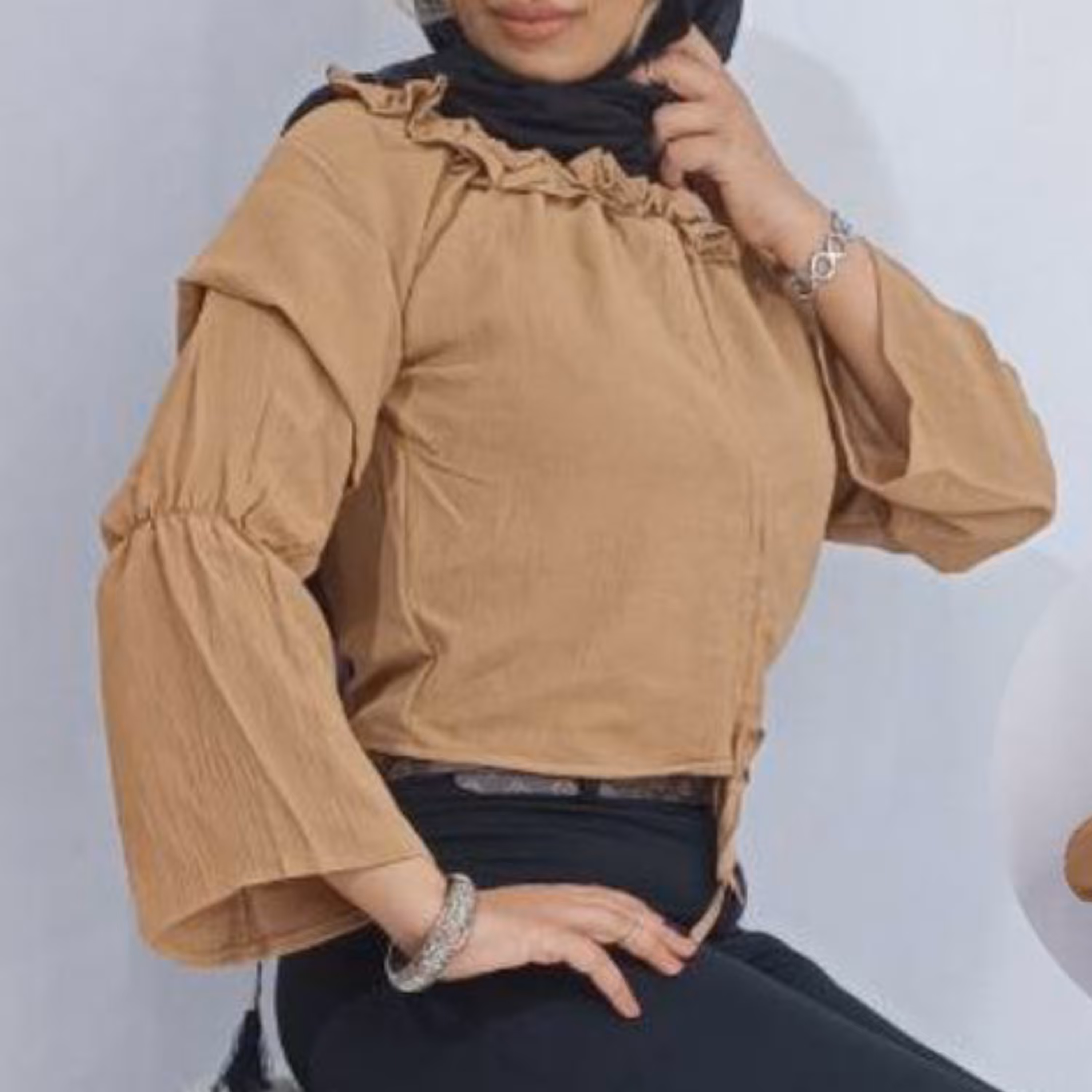 شومیز ابروبادی یقه چین دار پیش گت دار فری سایزتا44رنگبندی با انتخاب سخت کد 166