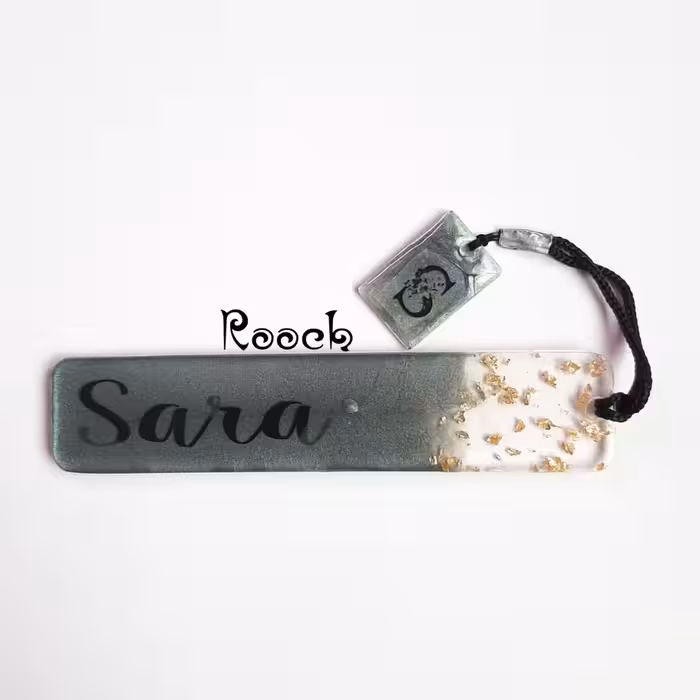 بوک مارک رزینی نشان کتاب یک طرفه پشت ساده با طرح دلخواه شما سایز  12و 15 سانت عرض 3 سانت 