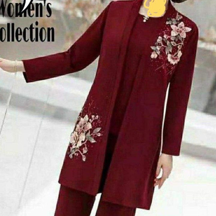 ست سه تیکه،،،، کت و شلوار و بلوز : وارداتی به همراه گل سینه بسیار زیبا