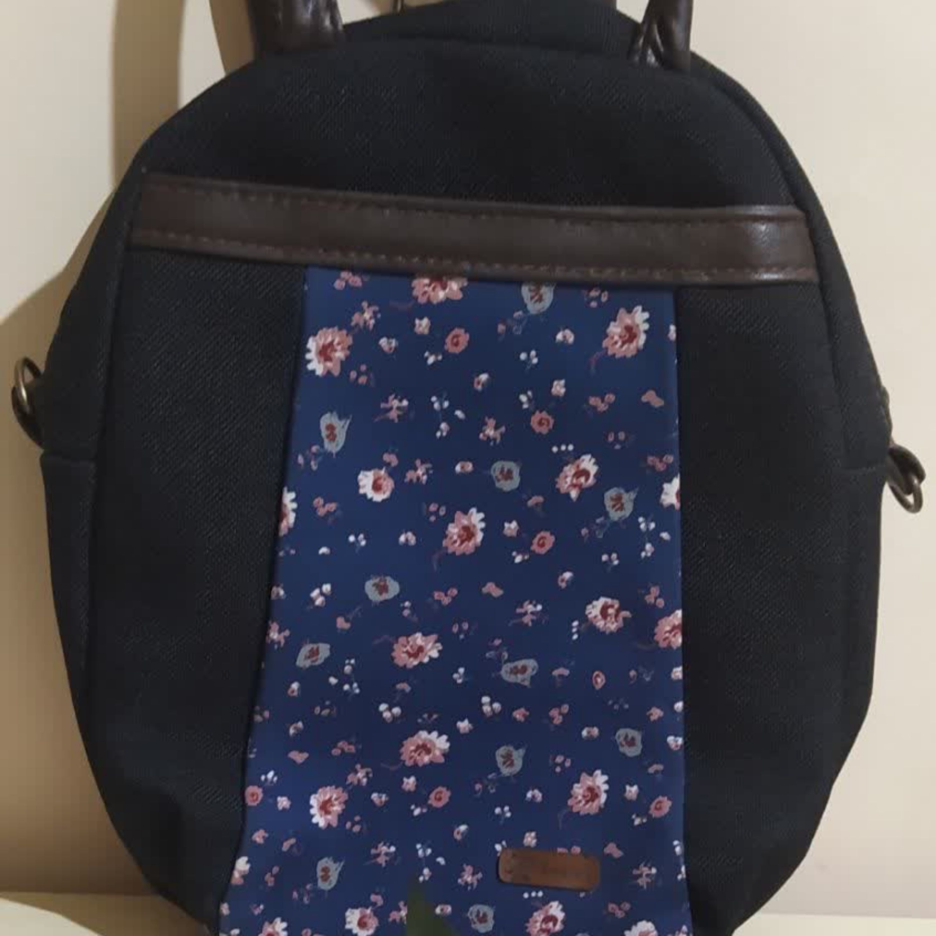 کوله مشکی 3کاره کوله یا دوشی یا دستی دارای کد تخفیف