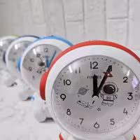 ساعت رومیزی مدل فضانورد کد f150