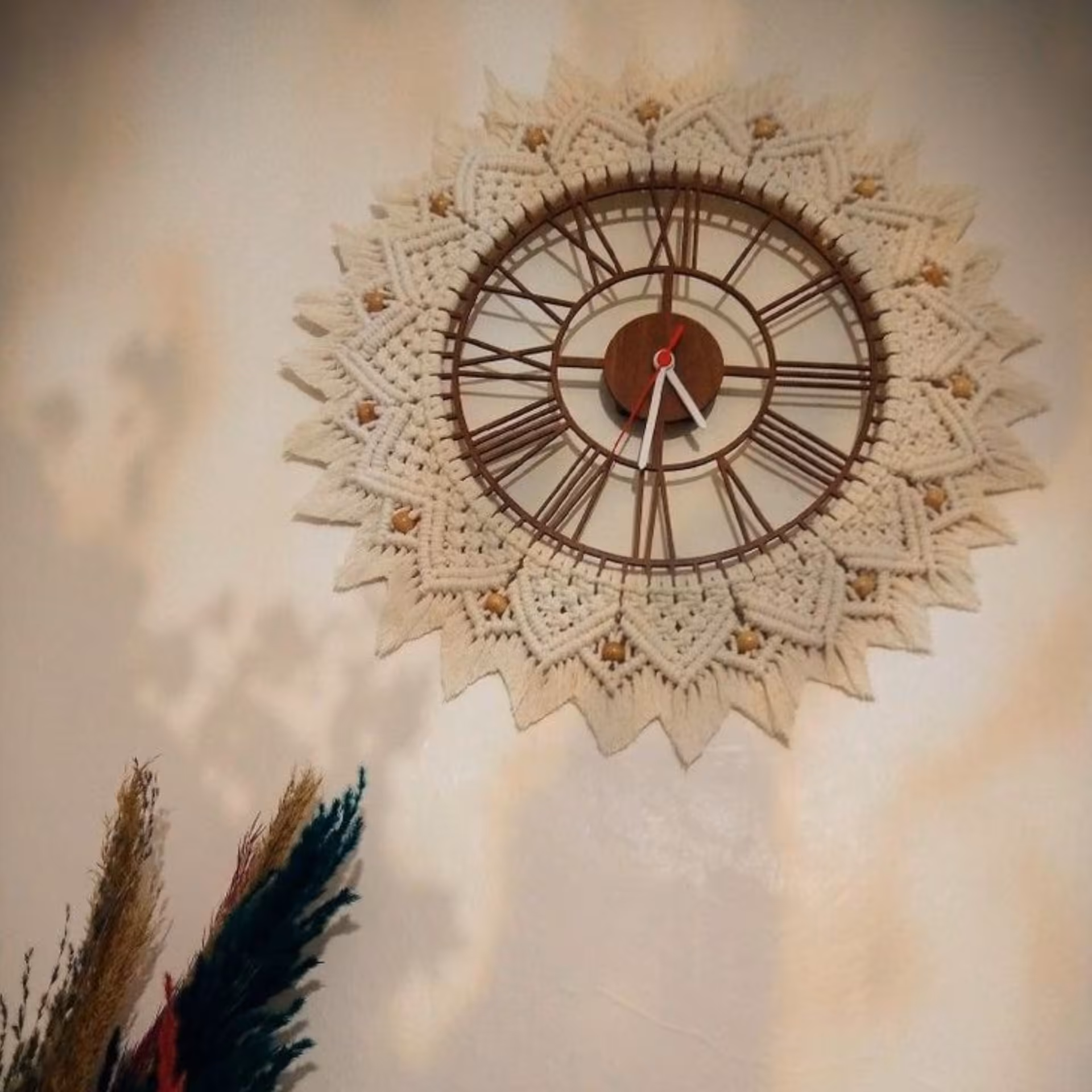 ساعت مکرومه چوبی