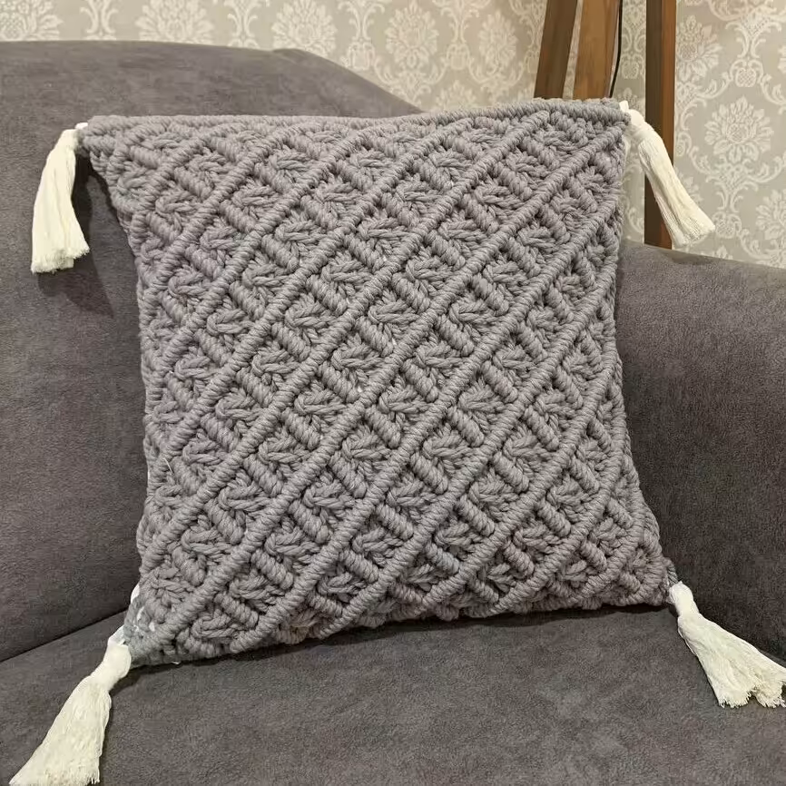 کوسن مکرومه