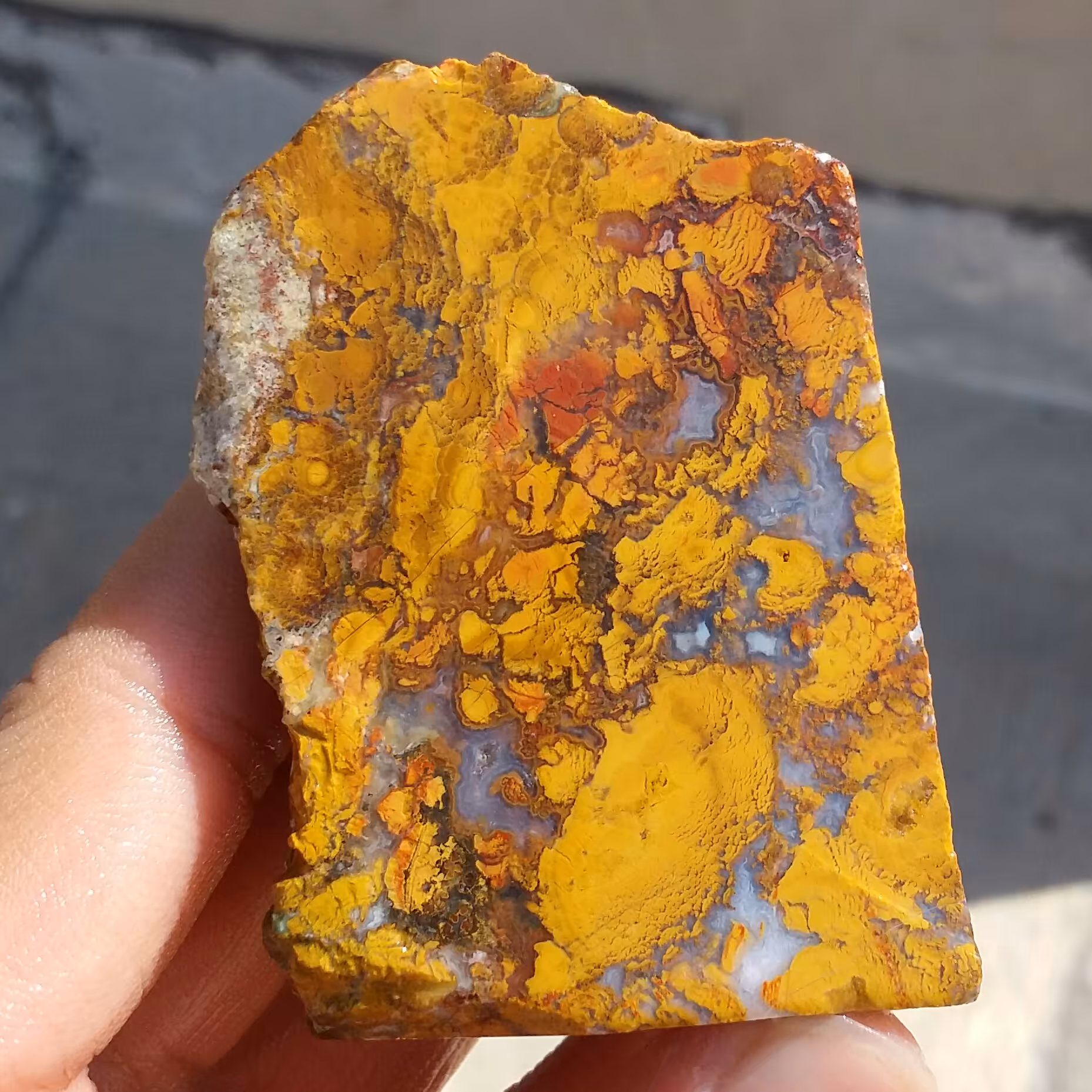 اسلایس سنگ راف عقیق منظره کویری پاییزی تصویر از چهار طرف سنگ 
 طبیعی
با قابلیت ساخت چند اسلایس و نگین 
کد 11605