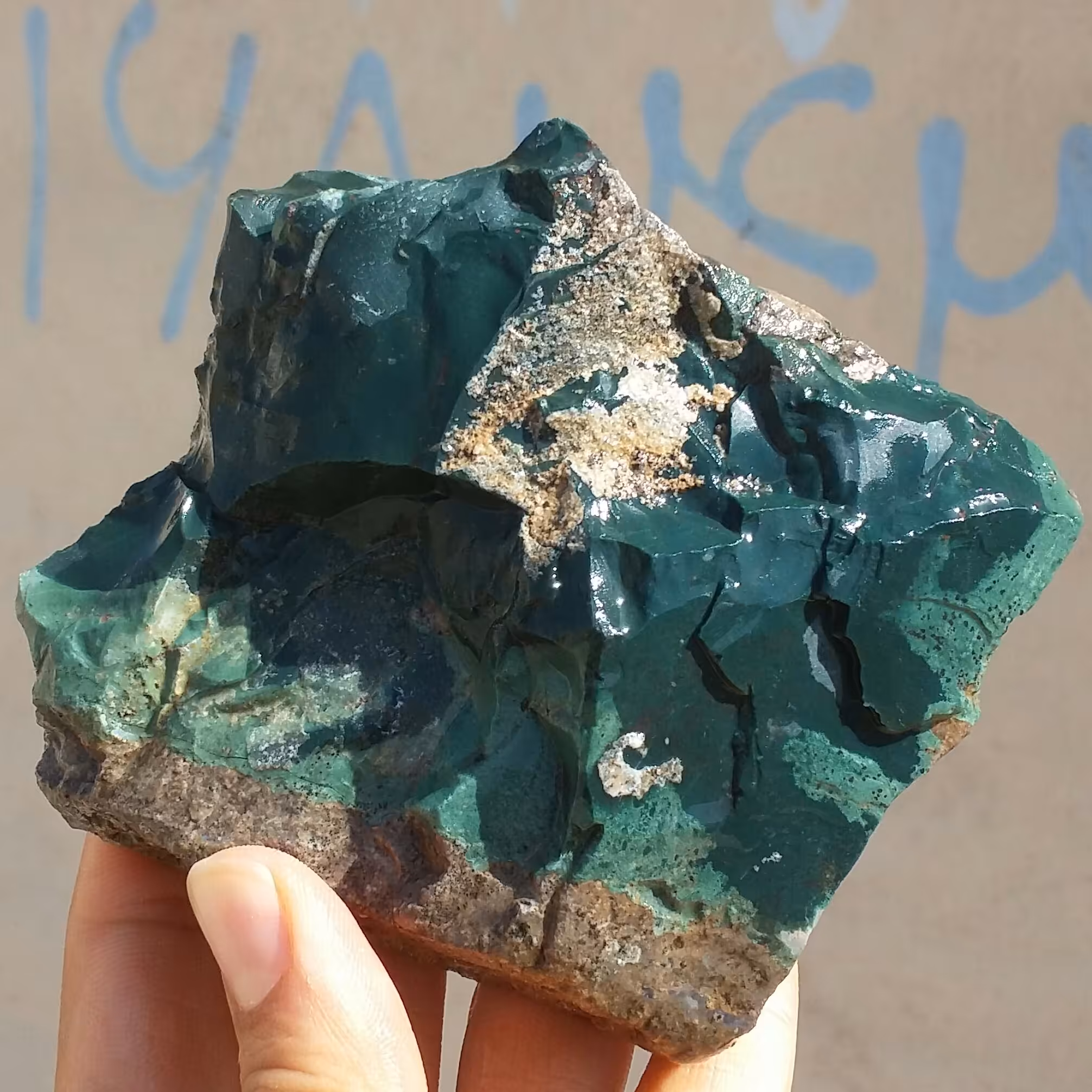 سنگ راف جاسپر  سبز  درشت 100 در 100 طبیعی خاص بی نظیر
تصویر از چند طرف نمونه
کد11017