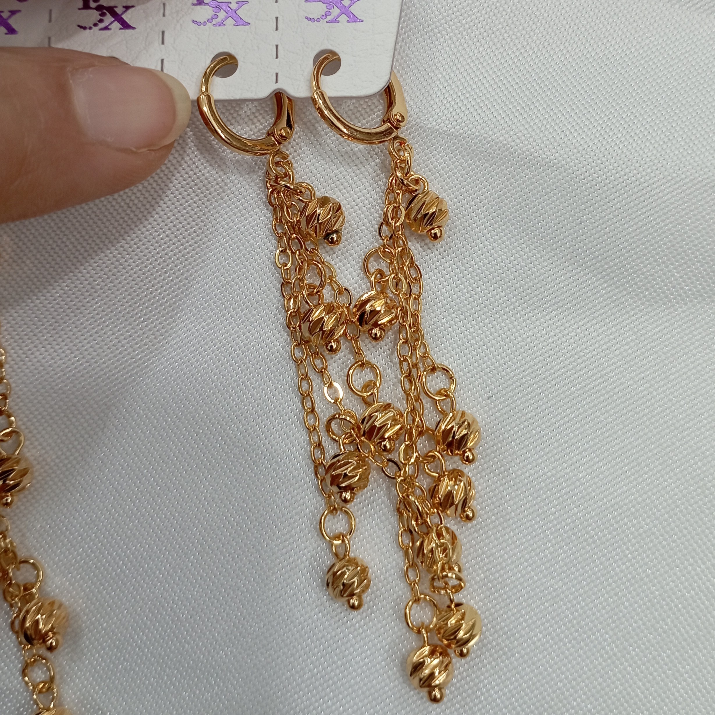 گوشواره آویز  رنگ ثابت 