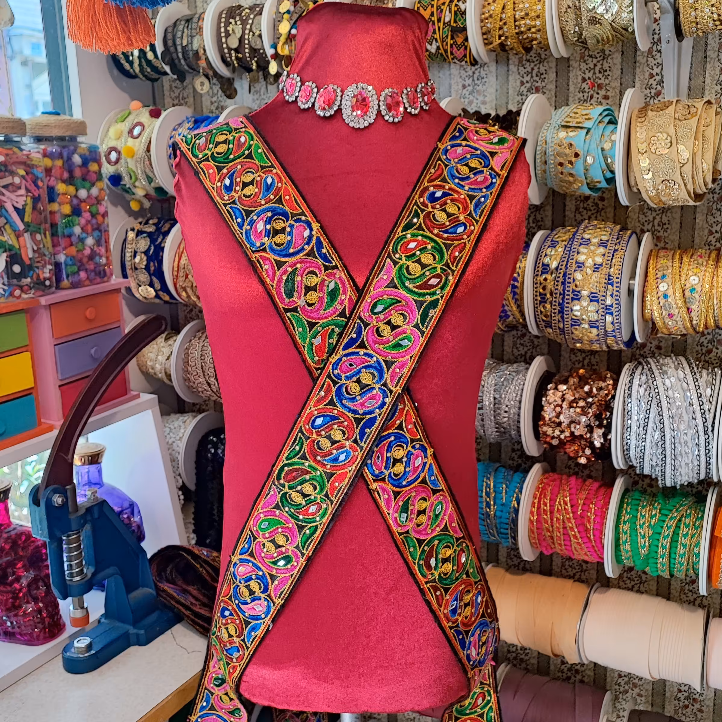 نوار تزیینی برای لباس