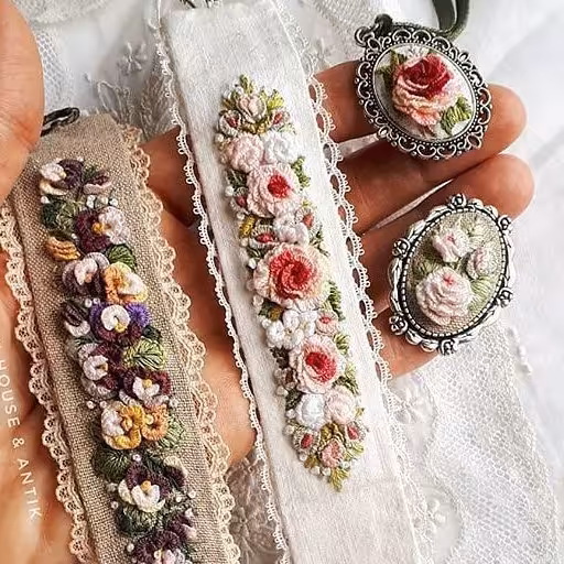 دستبند گلدوزی