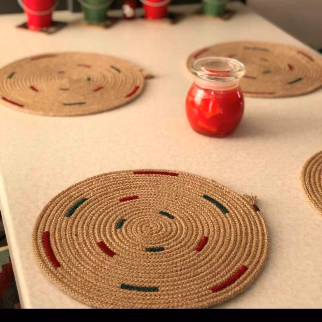 زیر بشقابی طرح دار